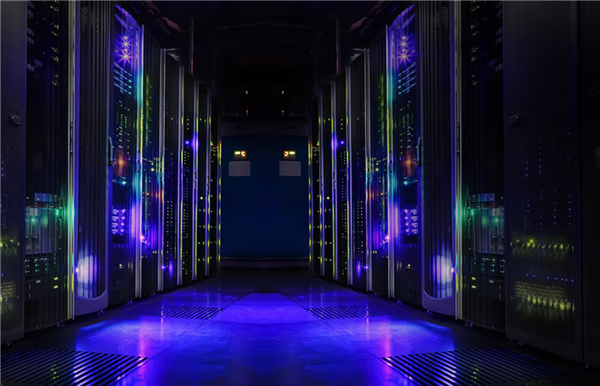 不被NV卡脖子 AMD宣布全球首个以太网AI产品：260TB/s带宽