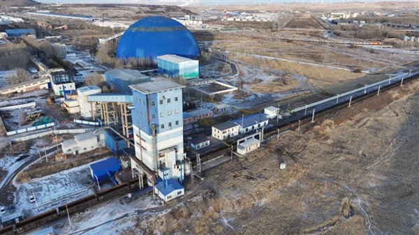 见识见识超长的火车“灯泡线”：时速只有1公里