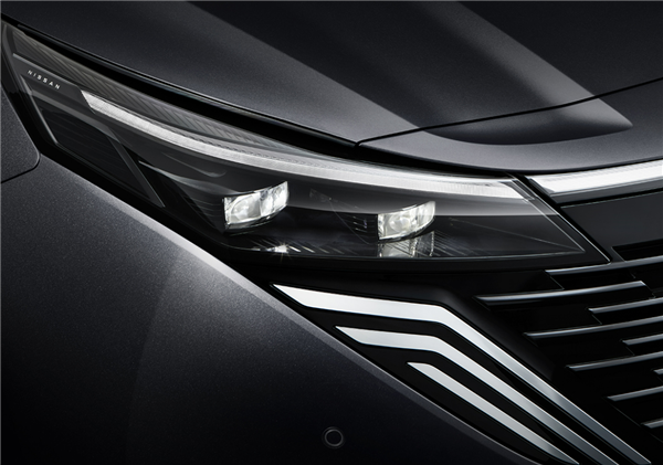 燃油车全球首搭鸿蒙座舱版 日产天籁上市30天订单过万