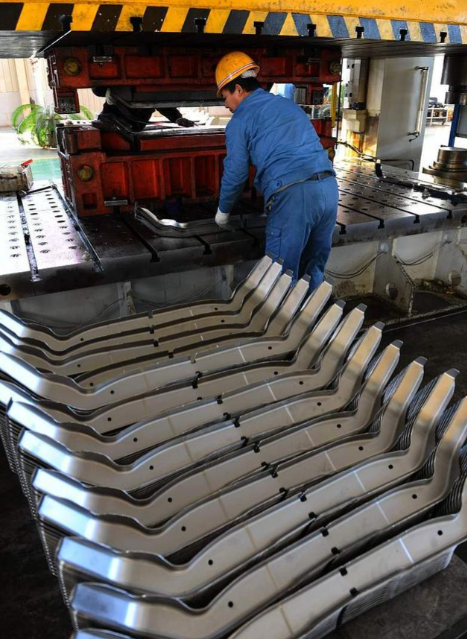 新势力吹爆的大压铸 老牌车企却不认可？