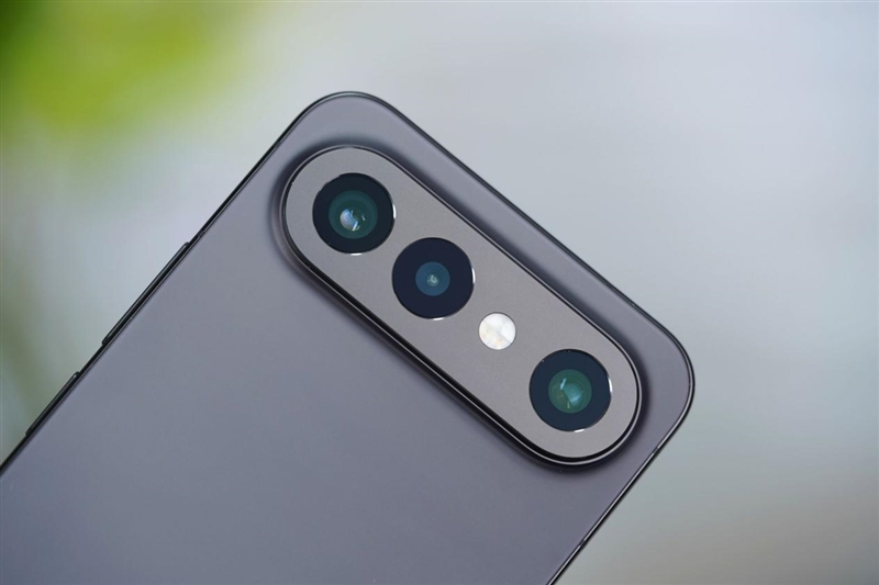 稳步迭代,全面超越:vivo S50 Pro mini 评测:小直屏旗舰的进化标杆