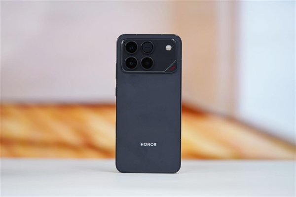 全球首发10000mAh电池!荣耀WIN图赏