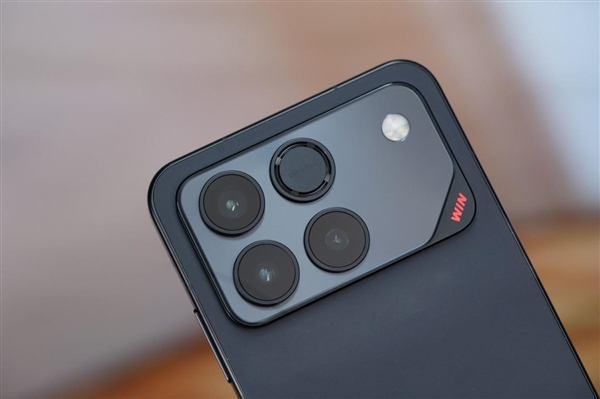 全球首发10000mAh电池!荣耀WIN图赏