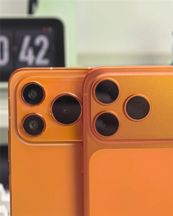 荣耀Power2与iPhone 17 Pro Max同框对比照来了！Deco、配色果味十足