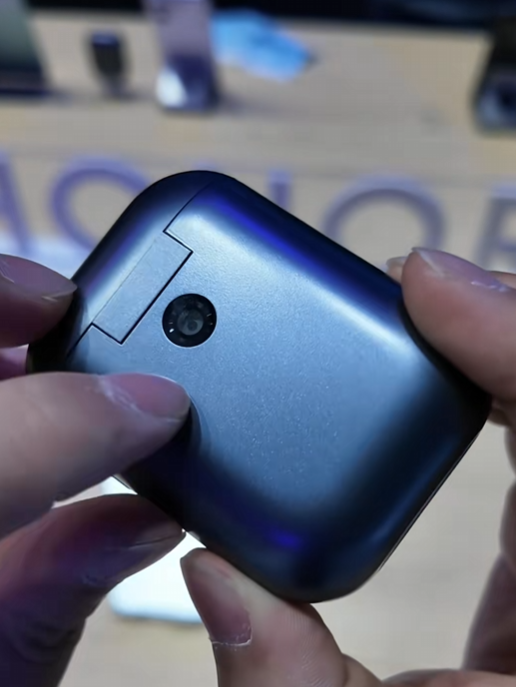 荣耀亲选iotapk AI通话耳机官宣!能插SIM卡打电话 甚至还能装微信、QQ