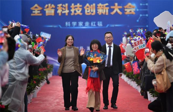 43岁女科学家培育世界首例无刺武昌鱼 有望两年内上市