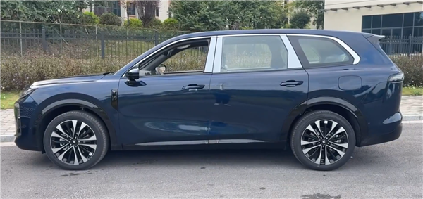 问界M9亲民平替 宝骏华境S内饰曝光:新势力有的基本都配齐