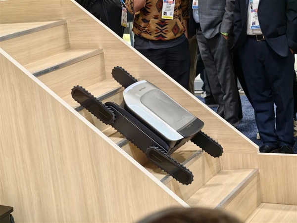 追觅爬楼机 在扫地机市场赢麻了