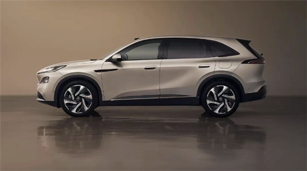 合资努力跟上自主节奏 别克插混大5座SUV至境E7官图发布