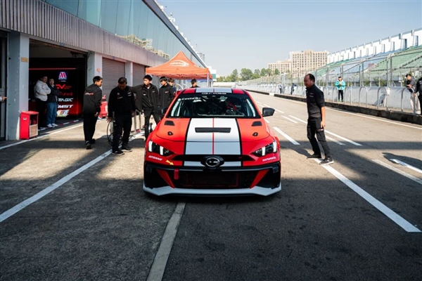 国产最强2.0T！ 广汽传祺推出影豹R N1赛车：可合法出街