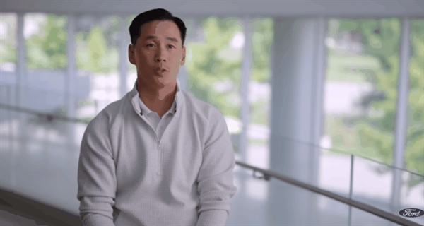 夸爆小米SU7的福特CEO，要花300亿梭哈电车