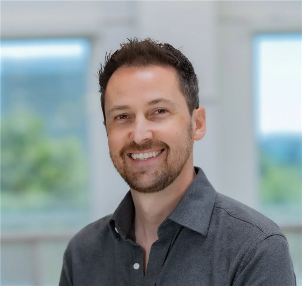 夸爆小米SU7的福特CEO，要花300亿梭哈电车