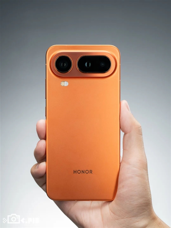 代表安卓出战 荣耀抢了iPhone Air的风头