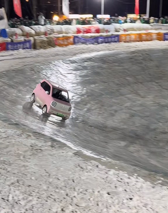 “长春第一冰锅”火爆出圈：四驱两驱都能玩 根本开不翻