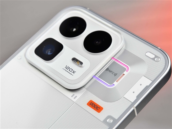 真我Neo8上手：性能全面开挂