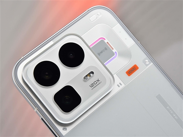 真我Neo8上手：性能全面开挂