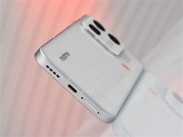 真我Neo8上手：性能全面开挂