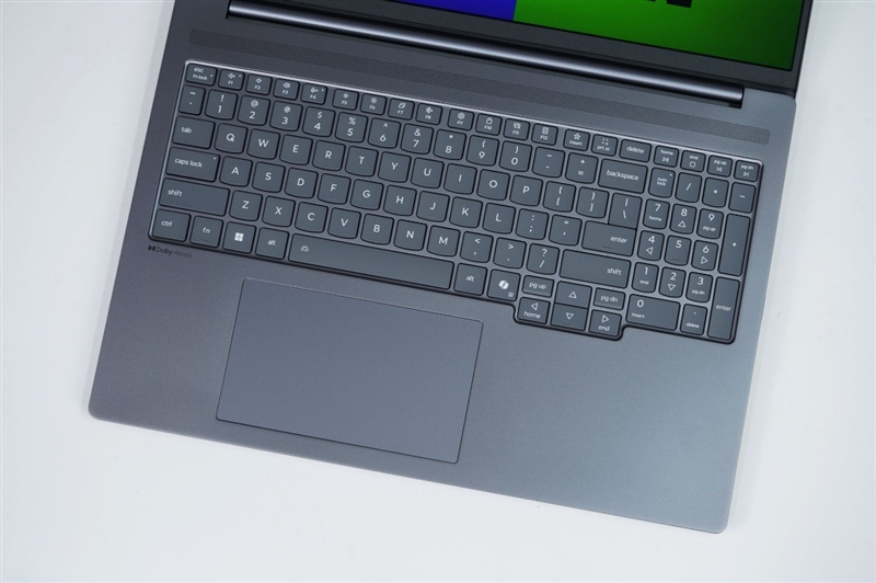 史上最优秀移动处理器！酷睿Ultra X9 388H首发评测：核显强于RTX 3050 续航两倍于锐龙轻薄本