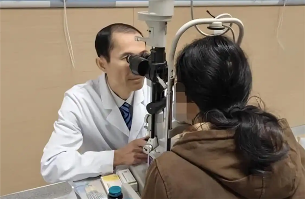 广西一女子左眼剧痛眼球差点不保！医生：感染了食脑虫