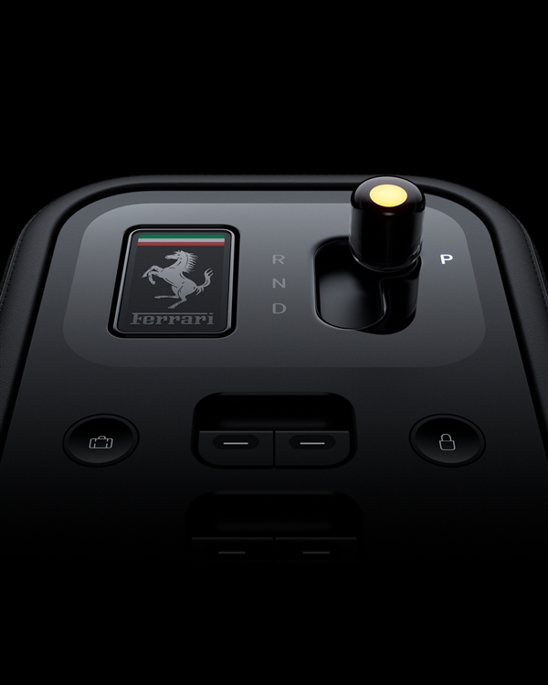 苹果前首席设计官批斯拉式全触控交互：简单且偷懒！