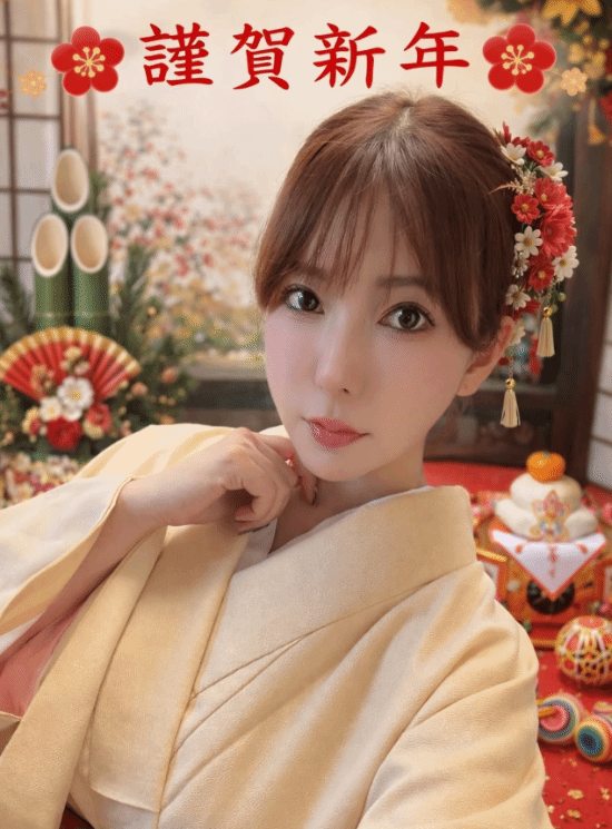 祝大家新年快乐：波多野结衣晒新图美爆了 你感受到祝福没