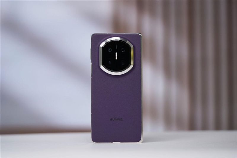 左手 AI右手大屏！华为Mate X7典藏版体验评测：鸿蒙OS 6.0加持 不仅是折叠更是掌上工作站