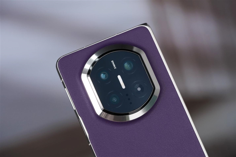 左手 AI右手大屏！华为Mate X7典藏版体验评测：鸿蒙OS 6.0加持 不仅是折叠更是掌上工作站