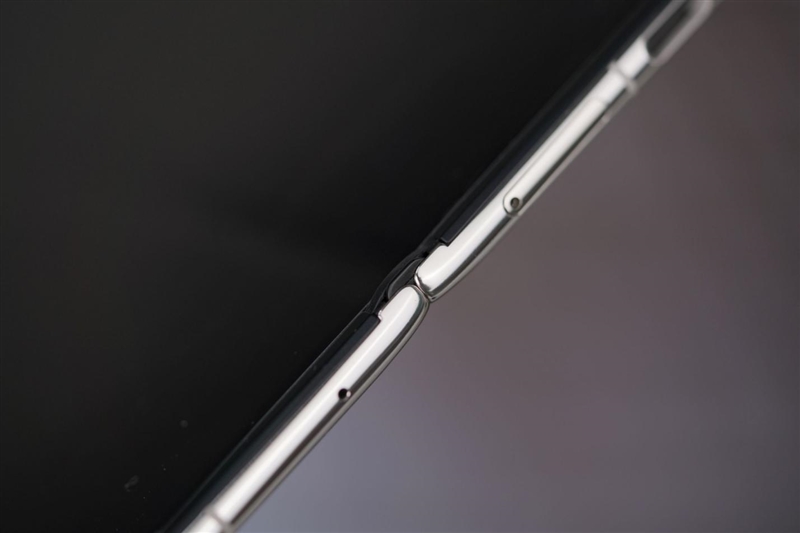 左手 AI右手大屏！华为Mate X7典藏版体验评测：鸿蒙OS 6.0加持 不仅是折叠更是掌上工作站