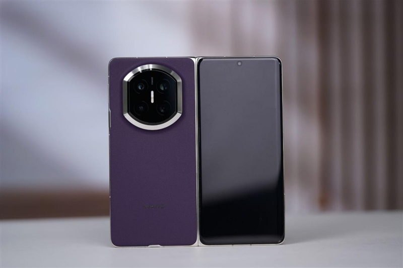 左手 AI右手大屏！华为Mate X7典藏版体验评测：鸿蒙OS 6.0加持 不仅是折叠更是掌上工作站