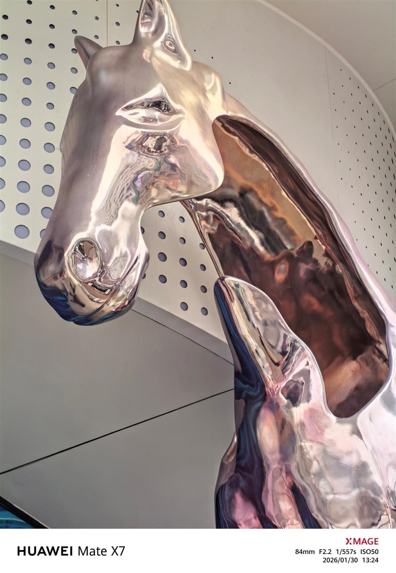 左手 AI右手大屏！华为Mate X7典藏版体验评测：鸿蒙OS 6.0加持 不仅是折叠更是掌上工作站