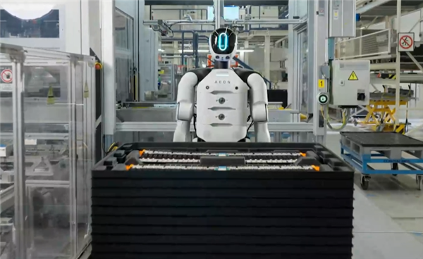 宝马德国工厂首次引进人形机器人打工！此前每周工作5天 每天10小时