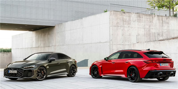 新出的奥迪RS5 多了一个“大胃袋”