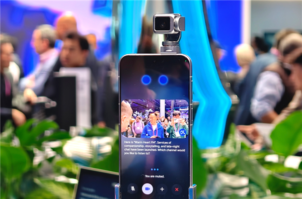 今年的MWC 手机厂商们都开始“不务正业”了