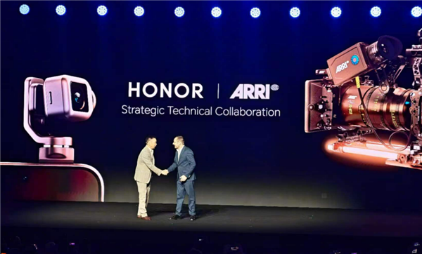 今年的MWC 手机厂商们都开始“不务正业”了