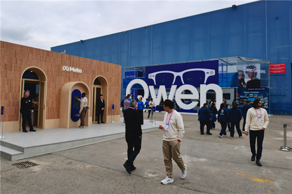 今年的MWC 手机厂商们都开始“不务正业”了