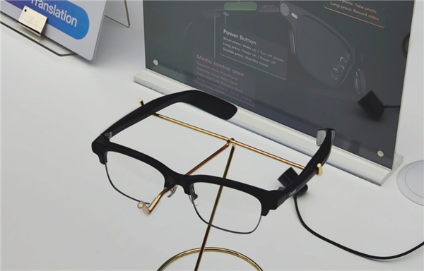 今年的MWC 手机厂商们都开始“不务正业”了