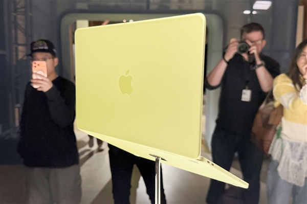 苹果MacBook Neo 2补齐短板:触摸屏+12G内存 果粉直呼初代瞬间不香了