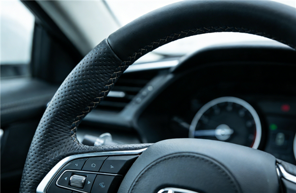 酒驾被碰瓷遭勒索5万 专门在酒吧门口盯梢！结果碰瓷的进去