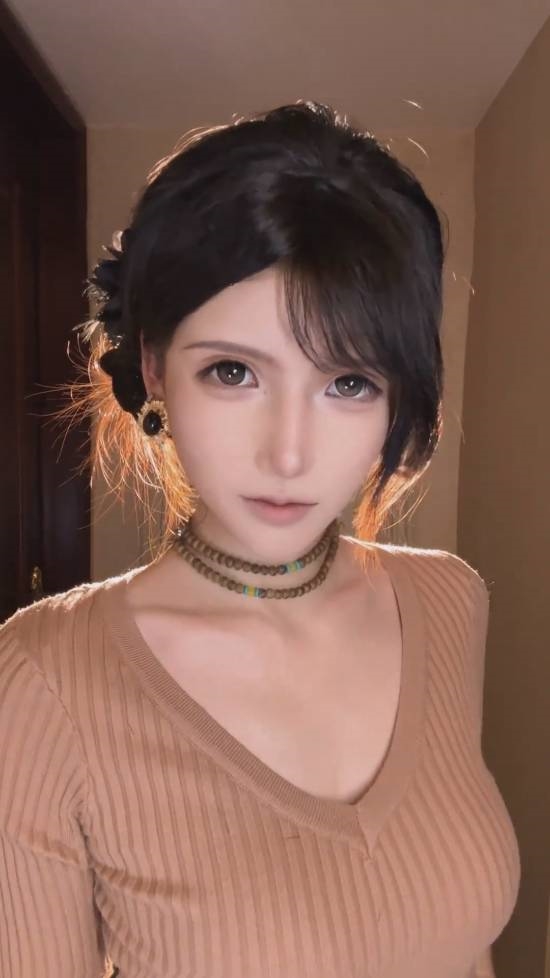 素颜曾被网友狂赞美！“抖音第一蒂法”不演蒂法了 COS曾主任竟也这么像