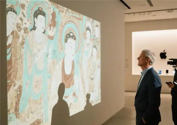苹果CEO库克:AI是对人类能力放大 而不是取代人