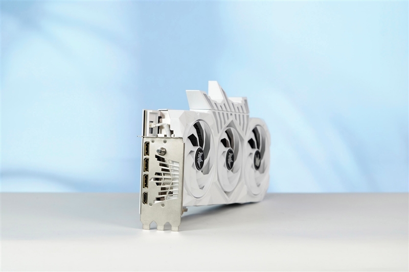 影驰RTX50系列《生化危机9》对比测试:DLSS4提升帧数 路径追踪画质最佳 从主流到高端总有一款适合你