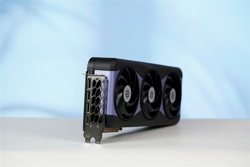 影驰RTX50系列《生化危机9》对比测试:DLSS4提升帧数 路径追踪画质最佳 从主流到高端总有一款适合你