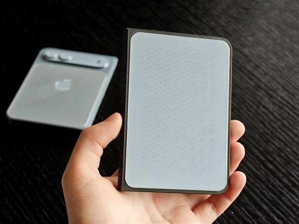 苹果第一款折叠屏！iPhone Fold不会延期：依然9月发布