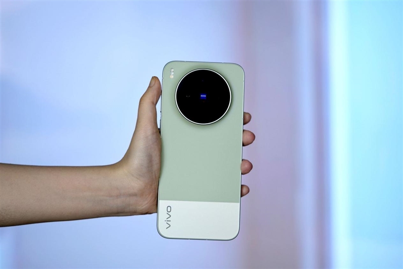 天玑9500搭配蔡司影像 vivo X300s手机全面评测:省心耐用的直屏主力机