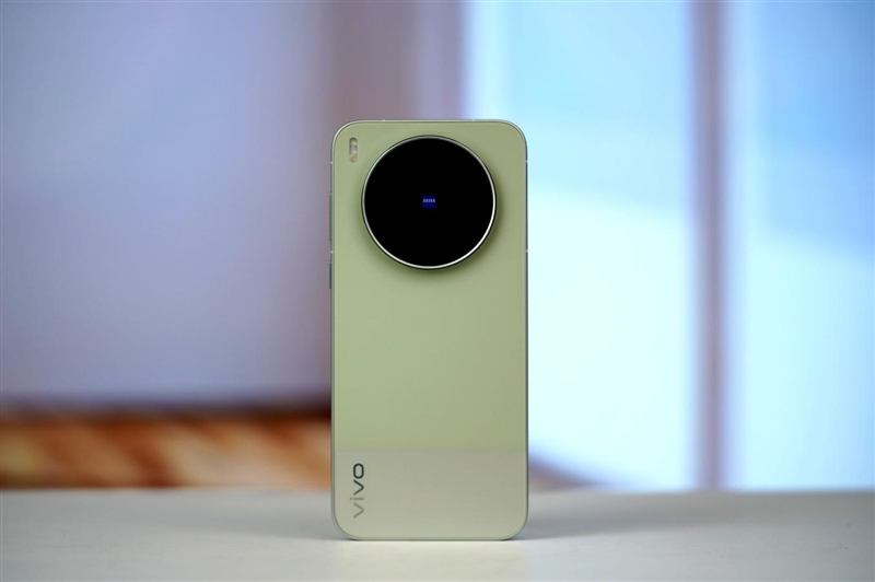 天玑9500搭配蔡司影像 vivo X300s手机全面评测:省心耐用的直屏主力机