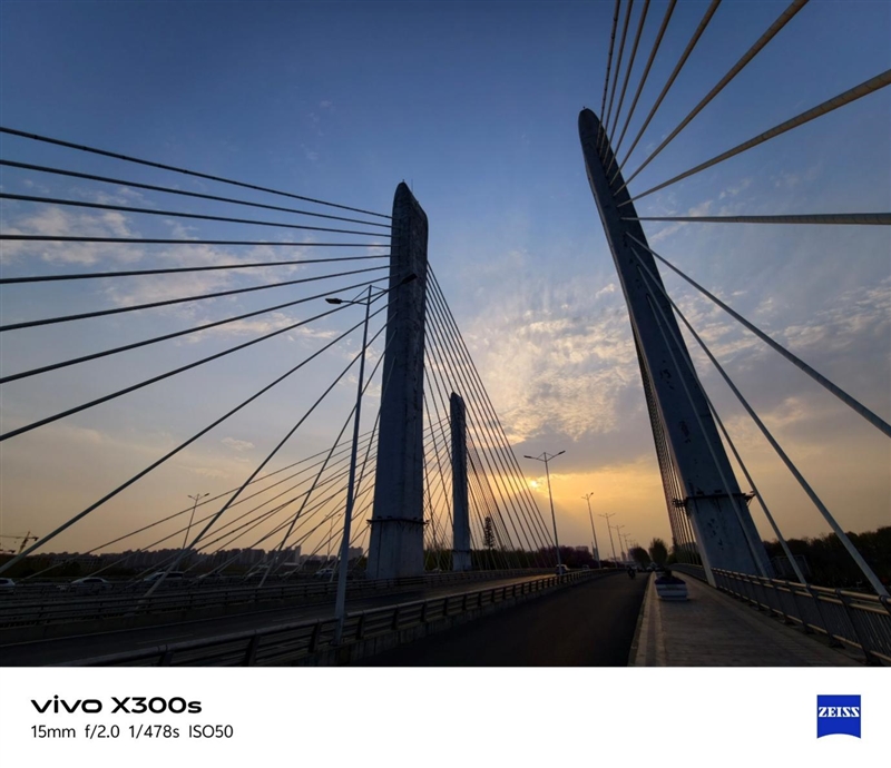 天玑9500搭配蔡司影像 vivo X300s手机全面评测:省心耐用的直屏主力机