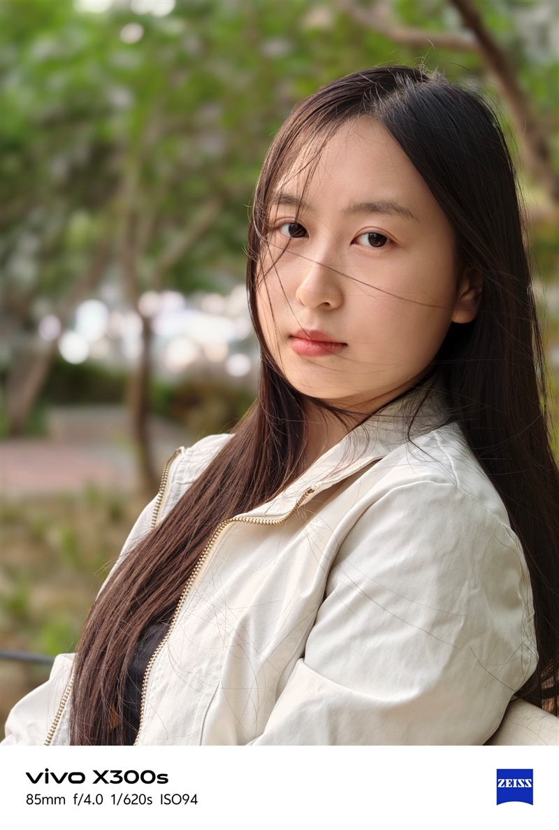 天玑9500搭配蔡司影像 vivo X300s手机全面评测:省心耐用的直屏主力机