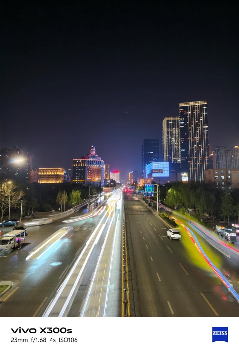 天玑9500搭配蔡司影像 vivo X300s手机全面评测:省心耐用的直屏主力机