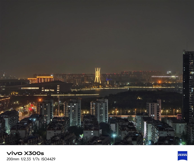 天玑9500搭配蔡司影像 vivo X300s手机全面评测:省心耐用的直屏主力机