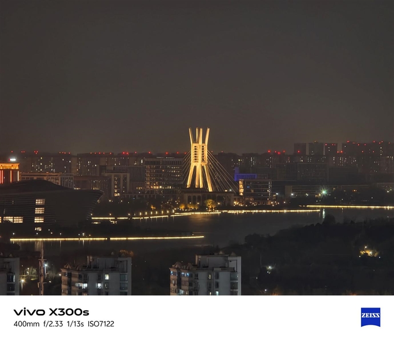 天玑9500搭配蔡司影像 vivo X300s手机全面评测:省心耐用的直屏主力机